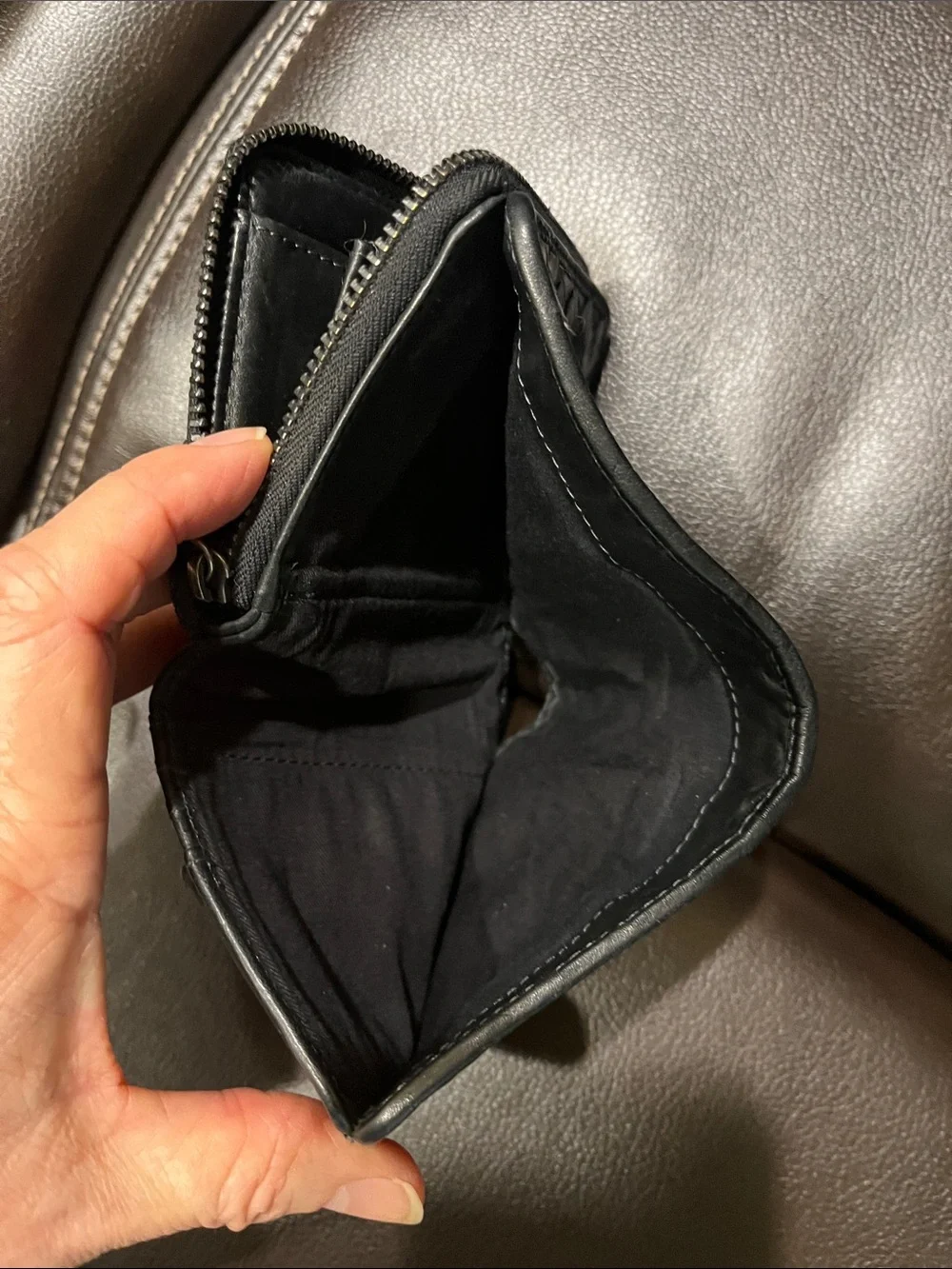Compact Genuine Leather Black Woven Zip-Around & Snap Bi-fold Wallet EUC